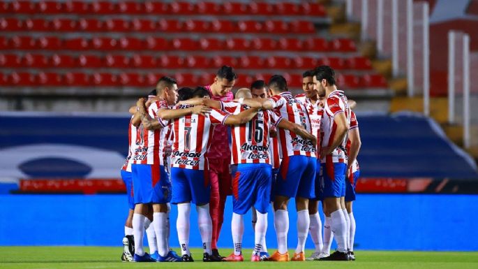 Se ilusiona la afición de Chivas: el entrenador que podría quedar disponible en el corto plazo