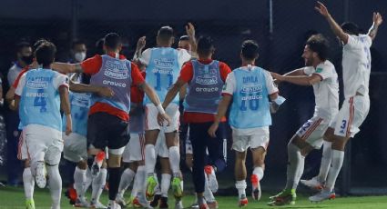 Un pie adentro: con un gol olímpico, la Selección Chilena venció a Paraguay y se acerca al Mundial