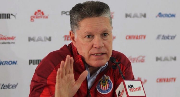 “Cualquiera puede salir”: el director deportivo de Chivas le envió una advertencia al plantel