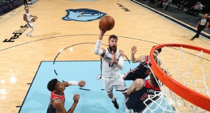 Jonas Valanciunas lideró a Memphis Grizzlies para aplastar a Washington Wizards