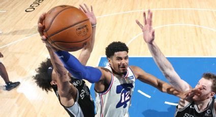 Philadelphia 76ers, sin Embiid, despachó a un irreconocible San Antonio Spurs