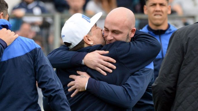 Méndez, ayudante de Maradona en Gimnasia, recordó al diez: "Era mejor de lo que creía"