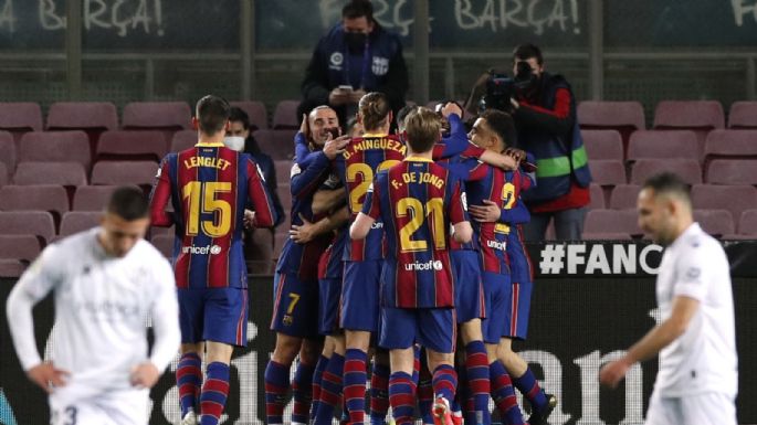 Barcelona consiguió un resultado agónico ante Valladolid y se acerca al Atlético Madrid