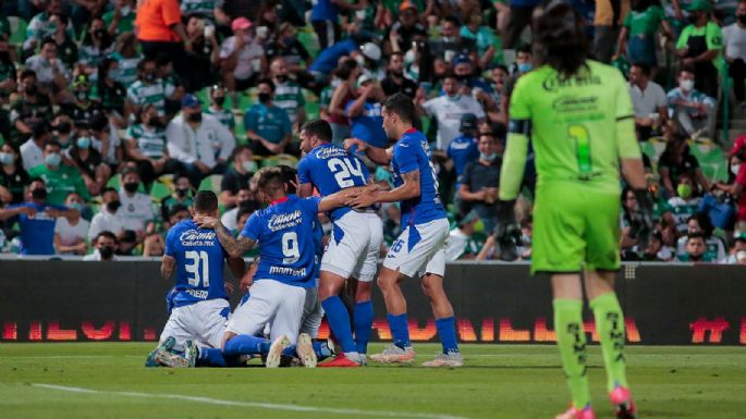 Define en casa con ventaja: Cruz Azul venció a Santos y sueña con el título