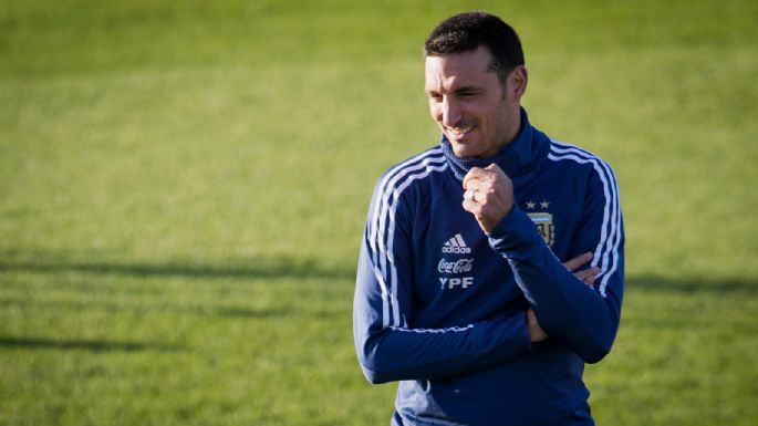 Scaloni espera por los dos jugadores restantes para definir el 11 de la Selección Argentina