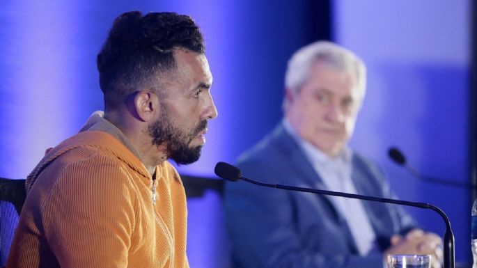 Carlos Tevez, lejos de Boca, define su futuro: el viaje que llamó la atención de todos