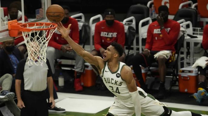 Con autoridad: los Bucks aplastaron a los Hawks e igualaron la serie