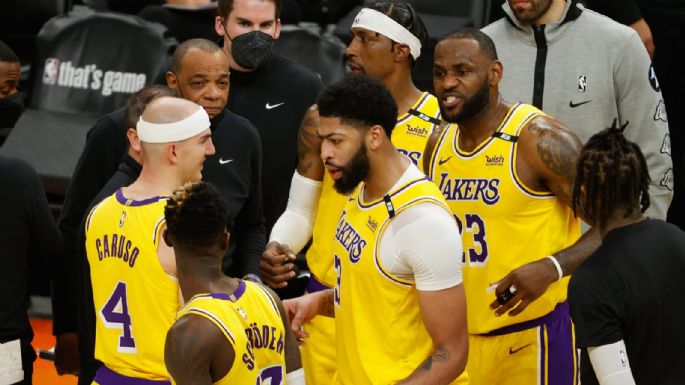 Ya piensa en la próxima temporada: tras la eliminación, Lakers contrataría a dos estrellas