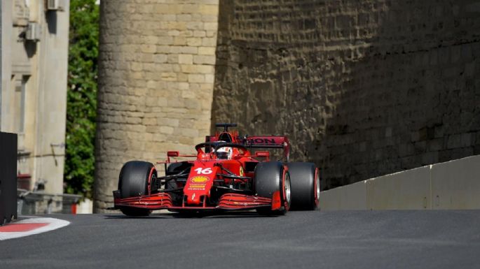 Charles Leclerc brilla en una qualy accidentada y logra la pole