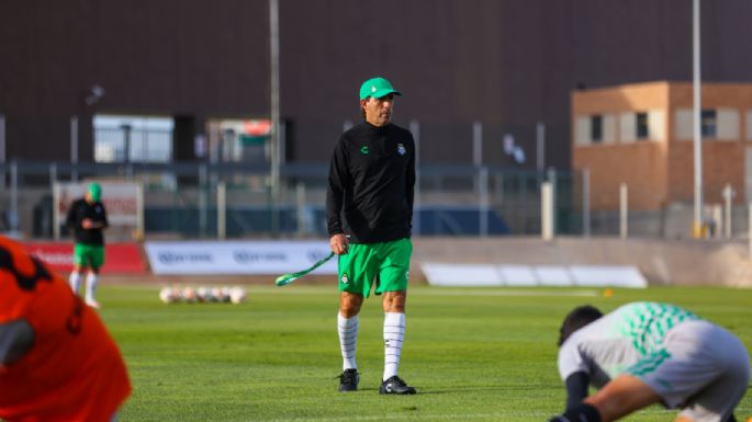 "Va a seguir con nosotros": el entrenador de Santos Laguna confirmó la continuidad de una estrella