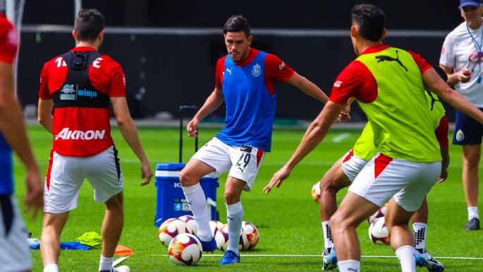 Casi listo para el debut: el entrenador de Chivas está cerca de definir el equipo