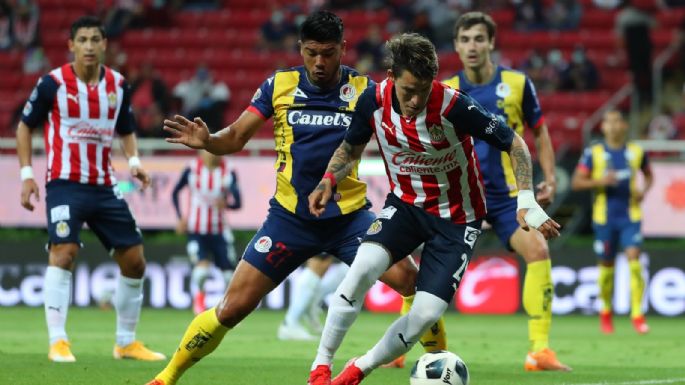 No se lo perdonarán: los aficionados de Chivas apuntaron a Vucetich por este motivo