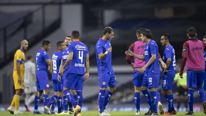 Podría quedarse en Cruz Azul: las negociaciones por la salida de un jugador se frenaron