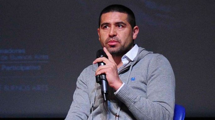 Riquelme quiere romper el mercado: el jugador de categoría mundial que estaría en la vista de Boca