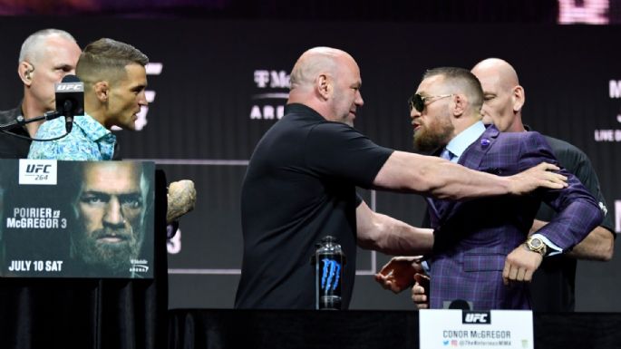 Conor McGregor armó un escándalo en la conferencia de prensa antes de combatir con Dustin Poirier