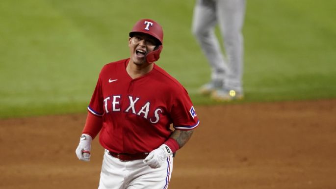 Debut soñado para Yohel Pozo en la MLB: home run y victoria de Texas Rangers