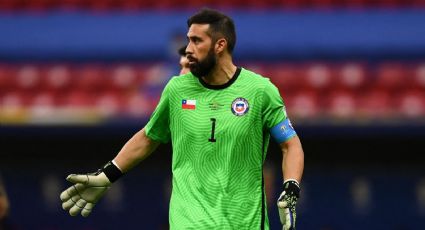 No sería Cortés: el reemplazo de Claudio Bravo en la Selección Chilena estaría en Estados Unidos