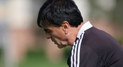 Gustavo Quinteros lo lamenta: Colo Colo podría perder a una pieza clave para el entrenador