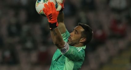 Claudio Bravo y un nuevo récord: el capitán rompió una marca de 17 años en la Roja