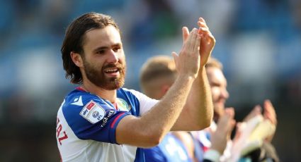 Ben Brereton fue parte: Blackburn avanzó en la FA Cup tras una serie interminable