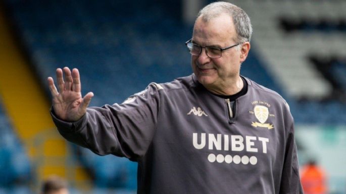 "No escuché nada": el técnico del Leeds se hace el distraído tras la ovación a Marcelo Bielsa