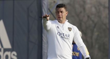 Riquelme escucha atento: los pedidos que hizo Battaglia para la próxima temporada en Boca