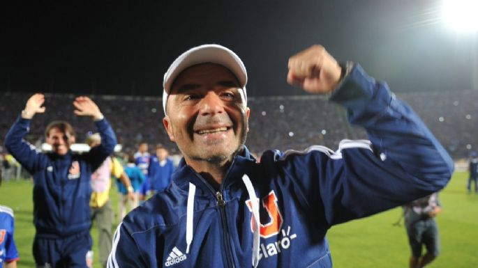 Quiere dirigir Universidad de Chile: el medíatico entrenador argentino que se comparó con Sampaoli