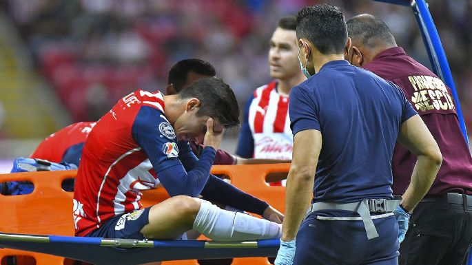 Las lesiones no cesan: Chivas pierde otra pieza clave en la recta final del Clausura 2022