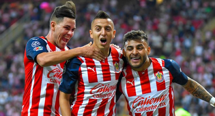 Nueva mentalidad: figura de Chivas reveló que cambió en el equipo tras la salida de Leaño