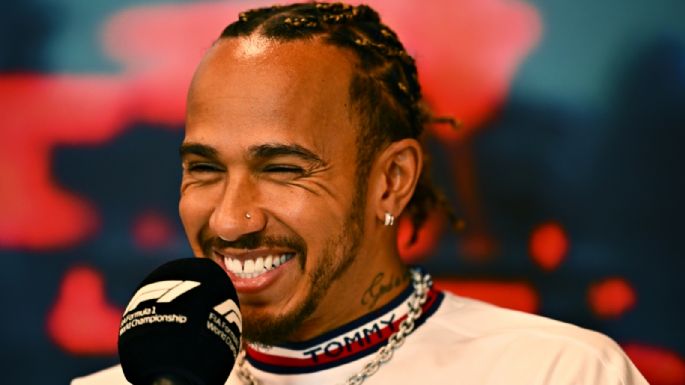 Idéntico: en Bakú, Lewis Hamilton fue homenajeado con un retrato