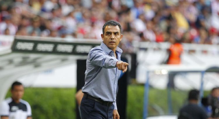 Sorprendió: la inesperada decisión de Ricardo Cadena en la pretemporada de Chivas