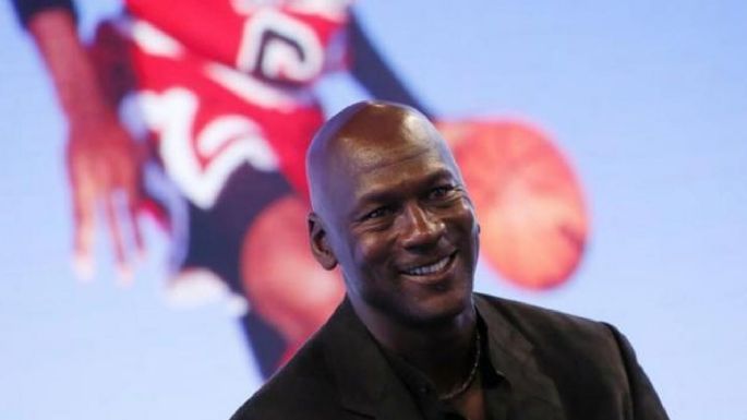 Se volvió loco: un ex campeón de UFC desafió a Michael Jordan a un combate