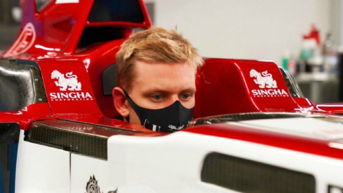 Peligra la continuidad de Mick Schumacher: el piloto que se acerca a Haas y ocupará su lugar