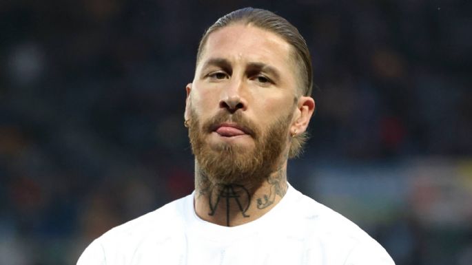 Entre críticas y bromas: las pintorescas imágenes de Sergio Ramos en un icónico museo