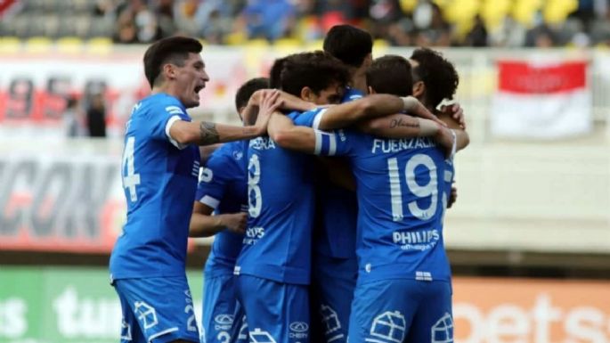 Por las constantes bajas: el inesperado futbolista que tendría su chance en Universidad Católica