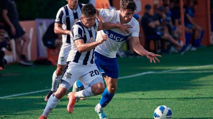 Brilla en la pretemporada: mira el golazo de Gonzalo Tapia para la victoria de Universidad Católica