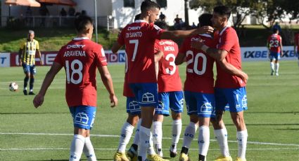 Una de cal y una de arena para Mena: Universidad Católica igualó ante Central en un nuevo amistoso