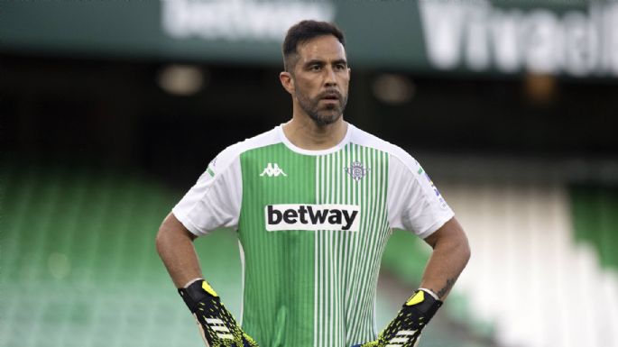 Represalias: Manuel Pellegrini podría quitarle la titularidad a Claudio Bravo tras una nueva derrota