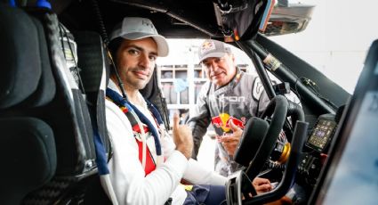 Formaron equipo: la ayuda de Carlos Sainz Jr. a su padre en el Rally Dakar