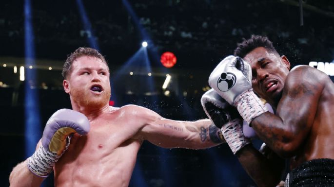 Volvió en un gran nivel: Canelo Álvarez y un cómodo triunfo ante Jermell Charlo en Las Vegas