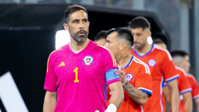 Quiere el lugar de Bravo: el arquero que con grandes atajadas buscará volver a la Selección Chilena