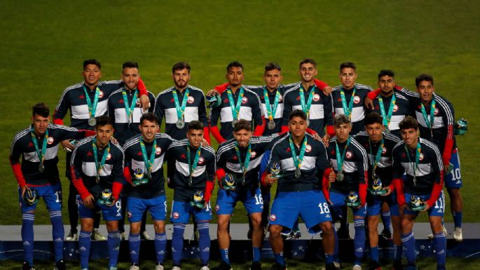 Quinteros deberá decidir: le da pocos minutos en Colo Colo y brilló con la Selección Chilena