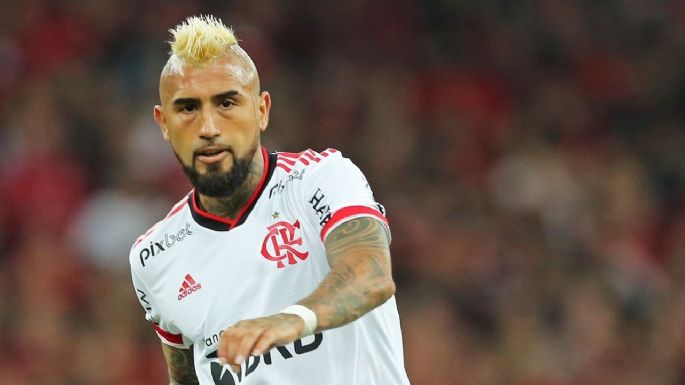 Bien acompañado: Arturo Vidal reaparece tras ser operado de urgencia en Brasil