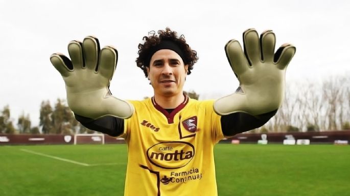 No deja de ganar millones: el abultado salario al que aspira Guillermo Ochoa en Salernitana