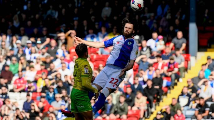 Ben Brereton fue titular: la pobre actuación del Blackburn frente al Norwich de Marcelino Nuñez