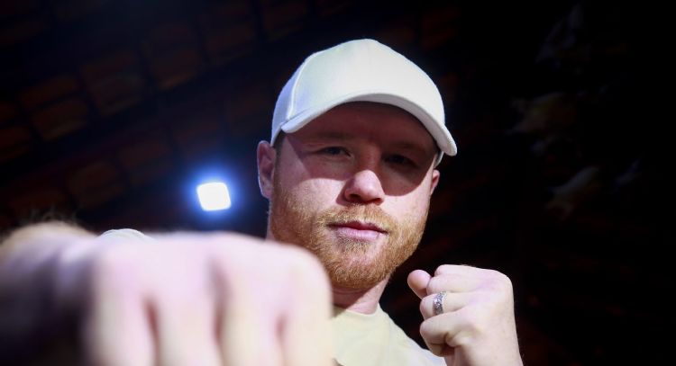 ¿Lo habrá resistido?: un fanático le pidió un gancho a Canelo Álvarez y el tapatío cumplió