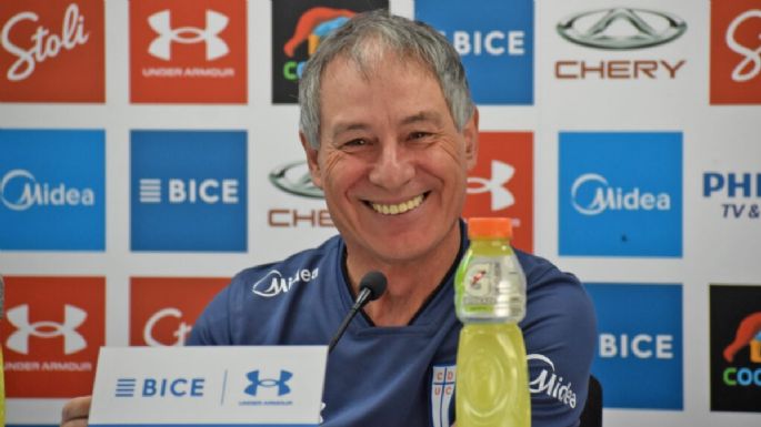 Universidad Católica ganó la pulseada: Holan le robaría un fichaje a Colo Colo que buscaba Quinteros