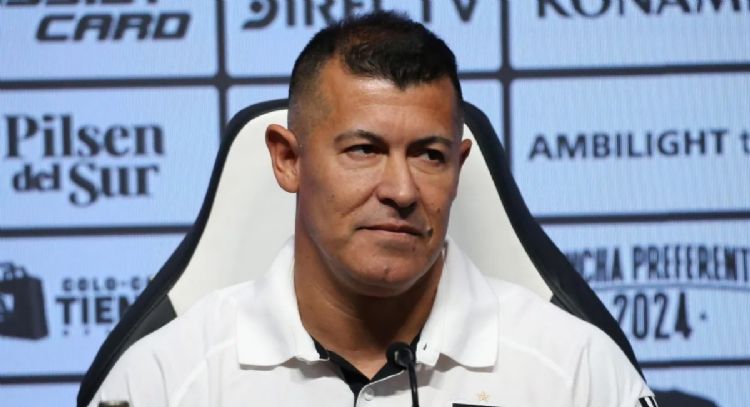 Almirón ya lo sabe: Colo Colo avanzó por un delantero y un gigante se lo podría quitar
