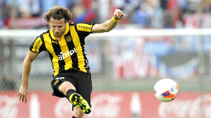 Tras dejar el fútbol: revelan el millonario sueldo que se llevaba Diego Forlán en Peñarol