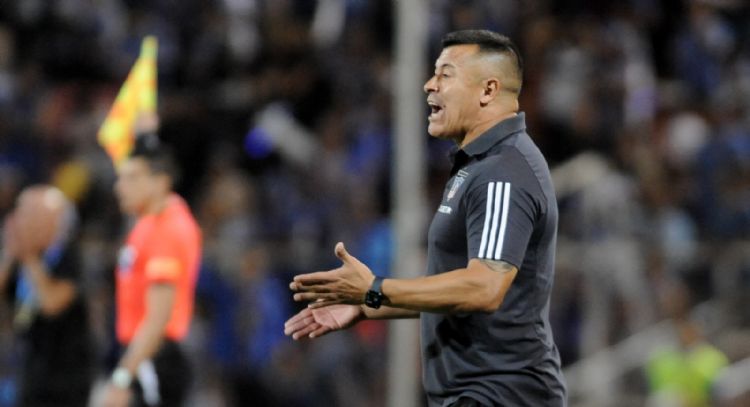 ¿Colo Colo se lleva algo?: la oferta de un gigante que lo dejaría sin un titular